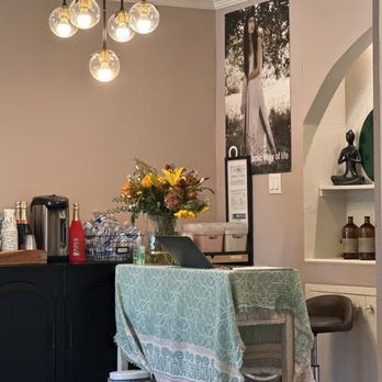 Velvet Head Spa - Very cute establishment. - Day Spas Near Me - Campbell, California
