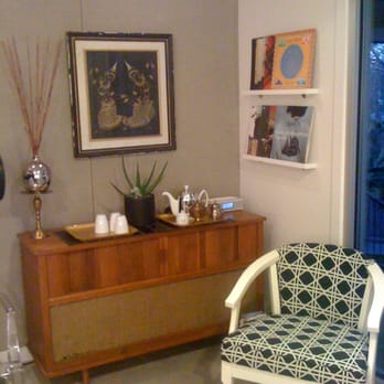 Lyric Salon - Hi-fi record player and self-serve tea. - Hair Salons Near Me - Austin, Texas Lyric Salon - Hi-fi record player and self-serve tea. - Hair Salons Near Me - Austin, Texas