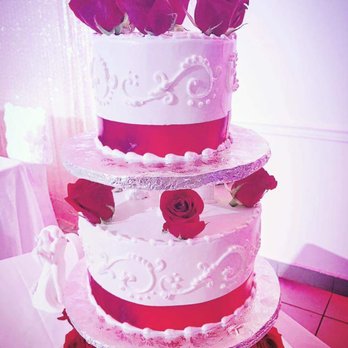 Circo's Pastry Shop - Beautiful but way too  sweet, Couldn't even enjoy it. So sad. - Bakeries Near Me - Brooklyn, New York