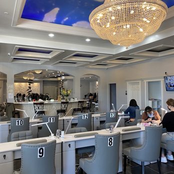 C’est Bon Nails - Manicure stations - Nail Salons Near Me - Willowbrook, Illinois