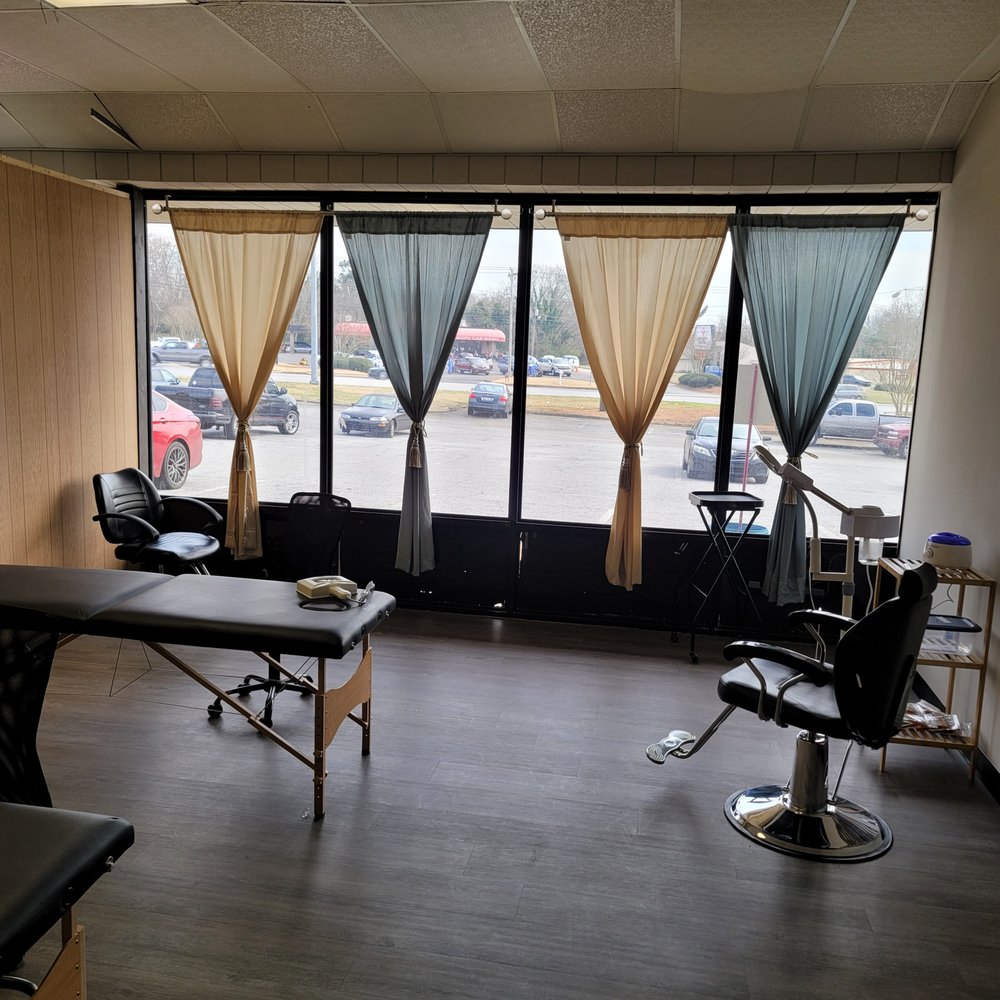 TLC & BELLA’S ACADEMY OF COSMETOLOGY Cosmetology Schools 2301 Wade