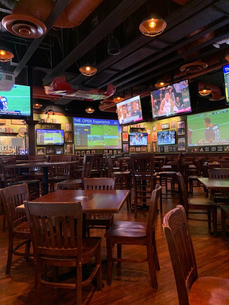 Tilted Kilt Pub & Eatery
