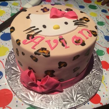 Blush Cakery - Desserts Near Me - Brooklyn, New York