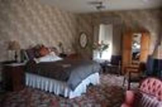 Summerhill Manor B&B and Tea Room Logo