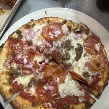 Sammy's Tap & Grill - Personal Supremo Pizza-no mushrooms, no sausage (but, that's sausage that server said was ground beef) - Sports Bars Near Me - Raleigh, North Carolina Sammy's Tap & Grill - Personal Supremo Pizza-no mushrooms, no sausage (but, that's sausage that server said was ground beef) - Sports Bars Near Me - Raleigh, North Carolina