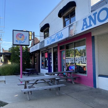 The Donut Hole - the outside of the store - Donuts Near Me - Tulsa, Oklahoma