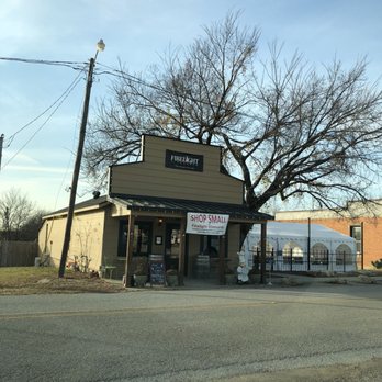 Firelight Vineyards - Out front. - Wineries Near Me - Valley View, Texas