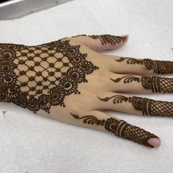 Beyondbeauty Studio By Nida - Henna