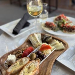 Rouge Lounge - Cheese platter