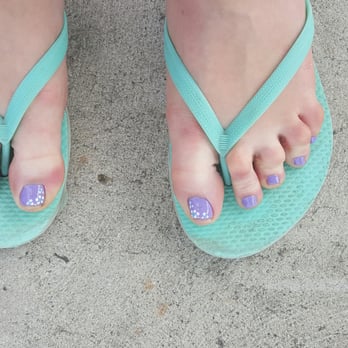 Golden Nail - Pretty flowers - Nail Salons Near Me - Burbank, California