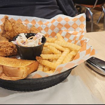 Minnie Bird - Chicken tenders - Chicken Shop Near Me - Naperville, Illinois