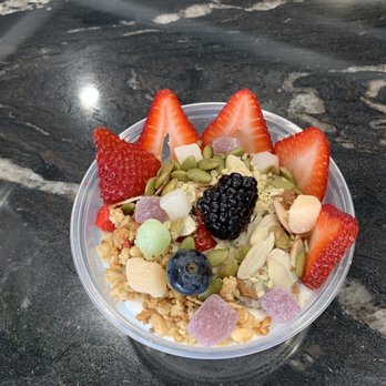 SuCane - Coconut Açaà bowl - Juice Bars & Smoothies Near Me - Gardena, California SuCane - Coconut Açaà bowl - Juice Bars & Smoothies Near Me - Gardena, California