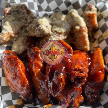 Hanas PDX - a basket of chicken wings and sweet potatoes - Shaved Ice Near Me Hanas PDX - a basket of chicken wings and sweet potatoes - Shaved Ice Near Me