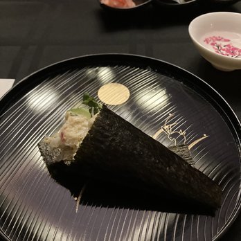 Roshi Experience - Crab hand roll - Personal Chefs Near Me Roshi Experience - Crab hand roll - Personal Chefs Near Me