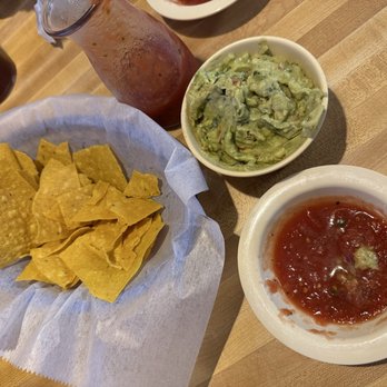 Mexico Lindo - Chips & Salsa w/ side o Guacamole Dip - Mexican Near Me - Myrtle Beach, South Carolina