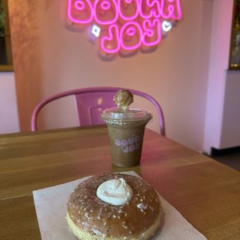 Dough Joy - Everything But the Bagel, strawberry mocha 12oz - IG @bougiefoodieboi - Coffee & Tea Near Me - Seattle, Washington Dough Joy - Everything But the Bagel, strawberry mocha 12oz - IG @bougiefoodieboi - Coffee & Tea Near Me - Seattle, Washington