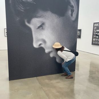 Gagosian - Debbie and Paul reconnecting at the Gargosian - Art Galleries Near Me - Beverly Hills, California