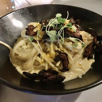 Full Bloom Vegan - Mushroom and cashew cream carbonara - pretty creamy but would be better with more mushrooms - Vegan Near Me - Miami Beach, Florida Full Bloom Vegan - Mushroom and cashew cream carbonara - pretty creamy but would be better with more mushrooms - Vegan Near Me - Miami Beach, Florida