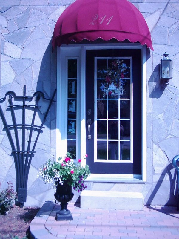 DEJA VU CLOTHIERS Updated October 2024 211 Casimir Street, Port