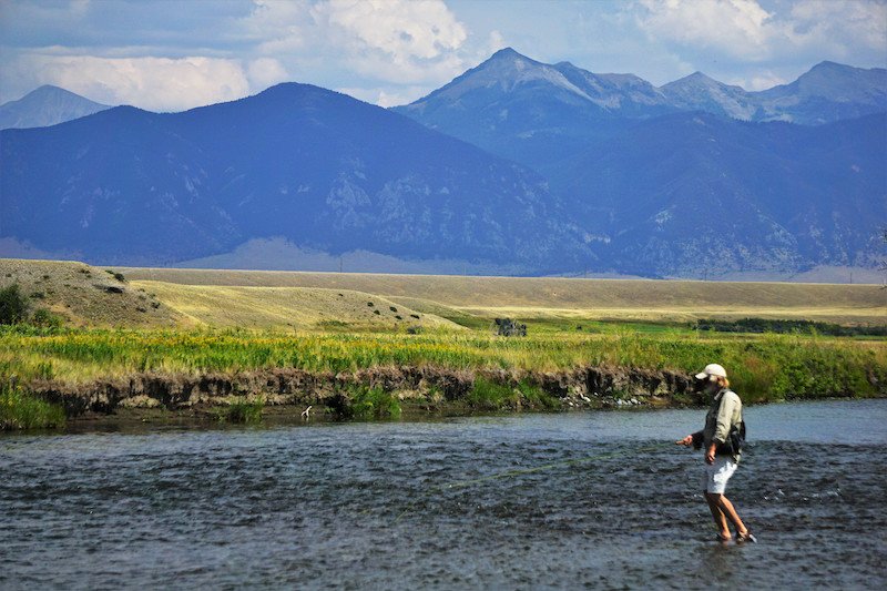 Healing Waters Lodge Logo