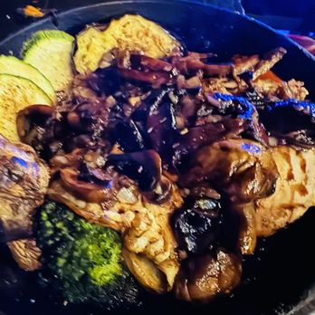 Osteria Barocca - Chicken Marsala with 5 different toasted veggies on the side. - Italian Near Me - Puerto Morelos, ROO Osteria Barocca - Chicken Marsala with 5 different toasted veggies on the side. - Italian Near Me - Puerto Morelos, ROO