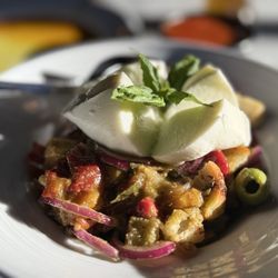 Aumm Aumm Pizzeria and Wine Bar - Panzanella