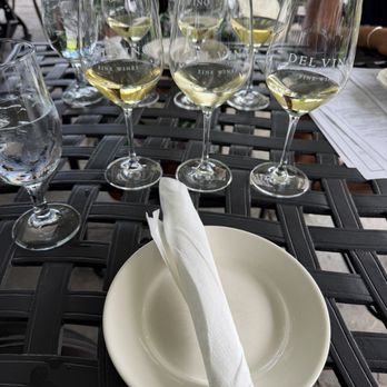 Del Vino Vineyards - White wine flight - Wine Tasting Room Near Me - Northport, New York Del Vino Vineyards - White wine flight - Wine Tasting Room Near Me - Northport, New York