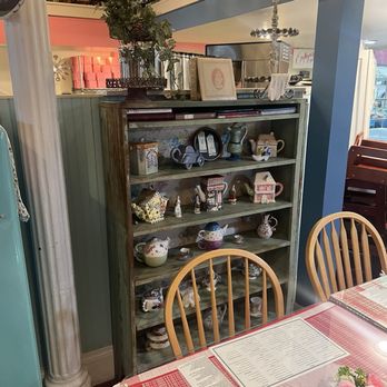 Letty Mae's Tea Room - This is such a quaint, small out-of-the-way place. But the food is definitely worth it. - Tea Rooms Near Me - Morris, Illinois