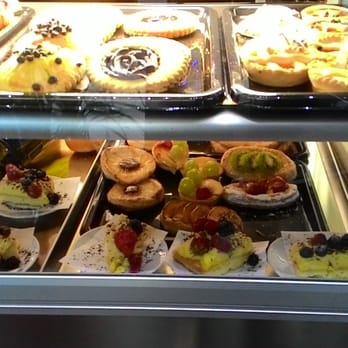 Bon Ton - Bars Near Me - Florence, FI
