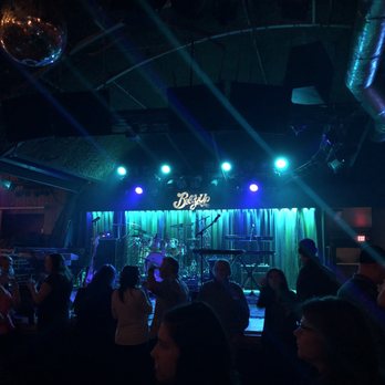 Belly Up Tavern - Bars Near Me - Solana Beach, California