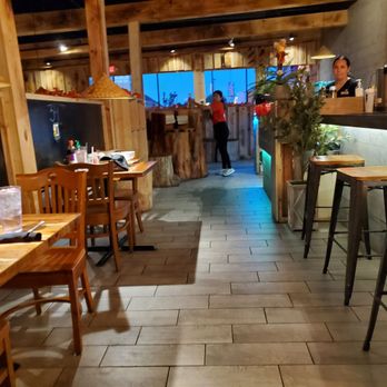 Evie’s Vietnamese Kitchen - a view of the dining area - Vietnamese Near Me - Menomonee Falls, Wisconsin