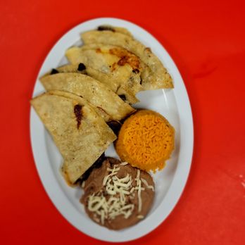 Tacos El Pastor 53 - a plate of mexican food - Tacos Near Me - Chicago, Illinois Tacos El Pastor 53 - a plate of mexican food - Tacos Near Me - Chicago, Illinois