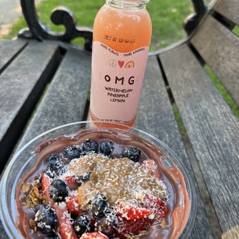 Mother Juice - a bowl of oatmeal with berries and strawberries - Juice Bars & Smoothies Near Me - Boston, Massachusetts