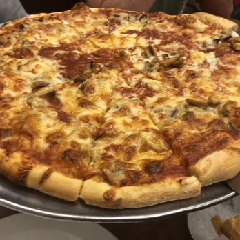 Fiori's Pizzaria - Pizza with mushrooms and extra sauce - Pizza Near Me - McMurray, Pennsylvania