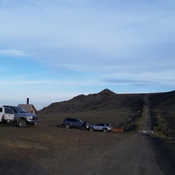 White Mountain Peak - The 11,680' White Mountain Trailhead. Took me 2 & half hours to drive here from Big Pine (at the Hwy 395-Hwy 168 intersection) - Hiking Near Me - Lone Pine, California White Mountain Peak - The 11,680' White Mountain Trailhead. Took me 2 & half hours to drive here from Big Pine (at the Hwy 395-Hwy 168 intersection) - Hiking Near Me - Lone Pine, California