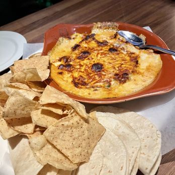 Yard House - Miguel's Queso Dip was really good! - New American Near Me - Henderson, Nevada