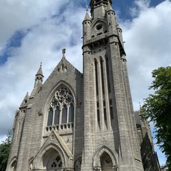 Queen's Cross Parish Church - So tall.