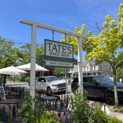 Tate's Bake Shop - Outside sign