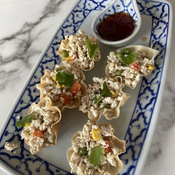 Kin Dee - Golden Baskets - Thai Near Me - Houston, Texas