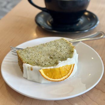 Roze Pony - Orange creamsicle tea cake - a bit dry, but great flavor - New American Near Me - Nashville, Tennessee Roze Pony - Orange creamsicle tea cake - a bit dry, but great flavor - New American Near Me - Nashville, Tennessee