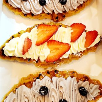 Maison De Croissant - #Strawberry Croffle #Blueberry Croffle - Bakeries Near Me - Irvine, California Maison De Croissant - #Strawberry Croffle #Blueberry Croffle - Bakeries Near Me - Irvine, California