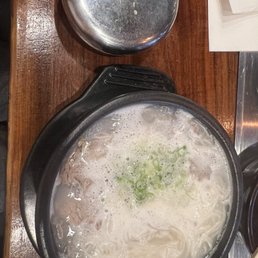 B2. / Seolleongtang B2. / Seolleongtang