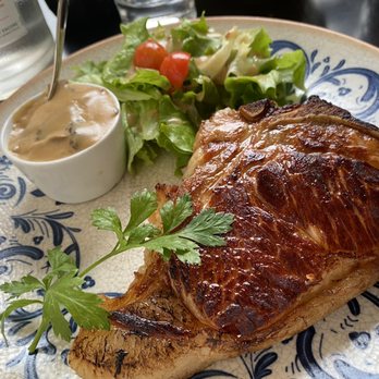 L'Horizon - Veal special with salad - Brasseries Near Me - Paris, 75