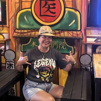 Antics Pizza - Cool wall art - Pizza Near Me - Hilo, Hawaii