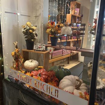 Candy Kitchen - The other outside window - Candy Stores Near Me - Frederick, Maryland