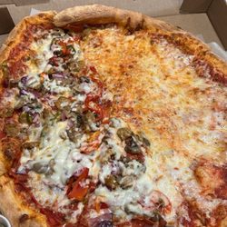 Gianni's Pizza - Half godfather half cheese