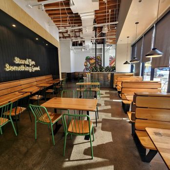 Shake Shack Studio City - Inside dining area - Burgers Near Me - Studio City, California Shake Shack Studio City - Inside dining area - Burgers Near Me - Studio City, California