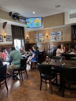 Continental Tavern by null