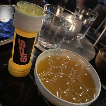 Sips Drinkery House - Bubble cocktail after everything popped - Cocktail Bars Near Me - Barcelona, B