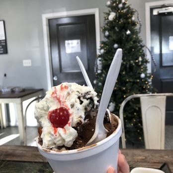 Vanderwende's - Sundae - Ice Cream & Frozen Yogurt Near Me - Bridgeville, Delaware